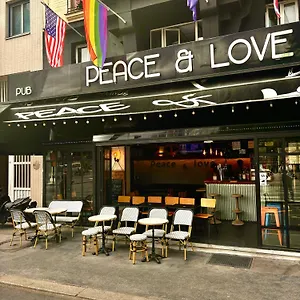 Peace & Love Paříž