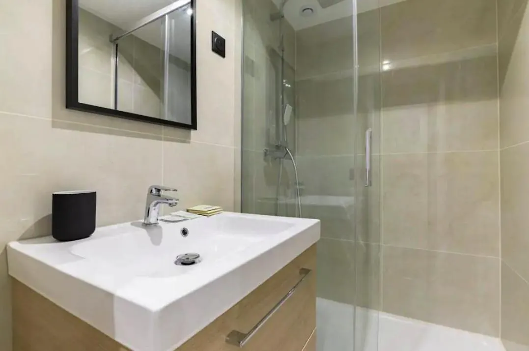 Magnifique Appartement Avec Sauna Et Jacuzzi Paris 0*,